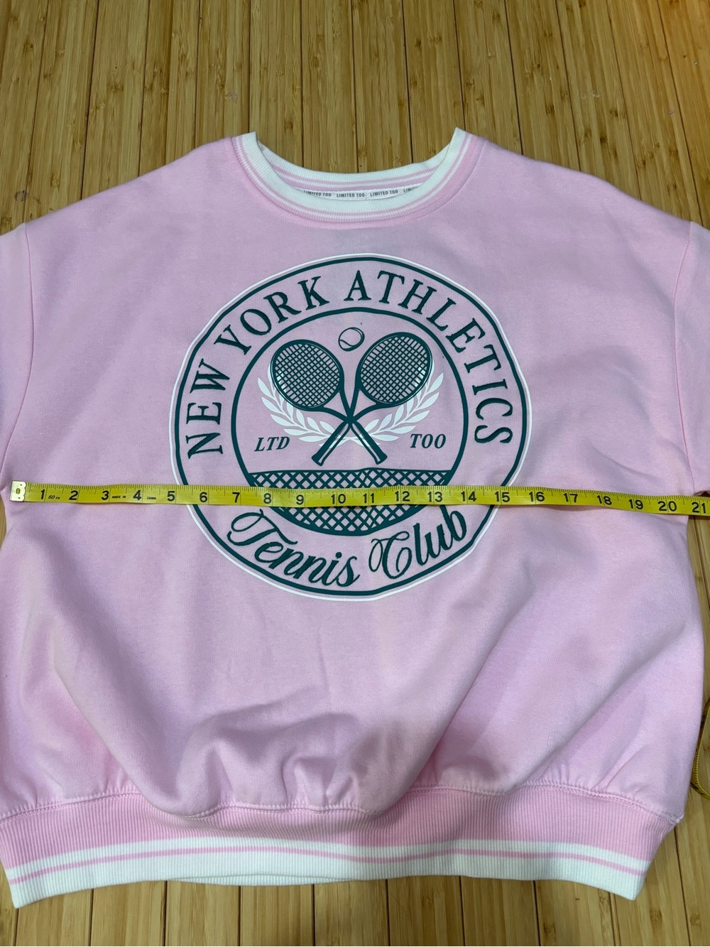 Women’s graphic sweatshirt. Size S. NWT - Picture 5 of 7